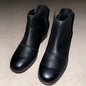 Sorel womens Cate Cut Out bootie Sz 8 black leather